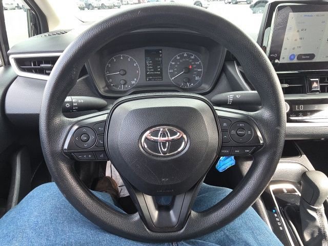 Used 2025 Toyota Corolla LE image 31