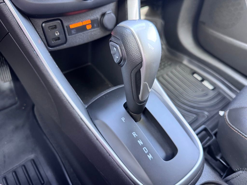 Used 2018 Chevrolet Trax LT w/ Redline Edition AWD/4WD image 32