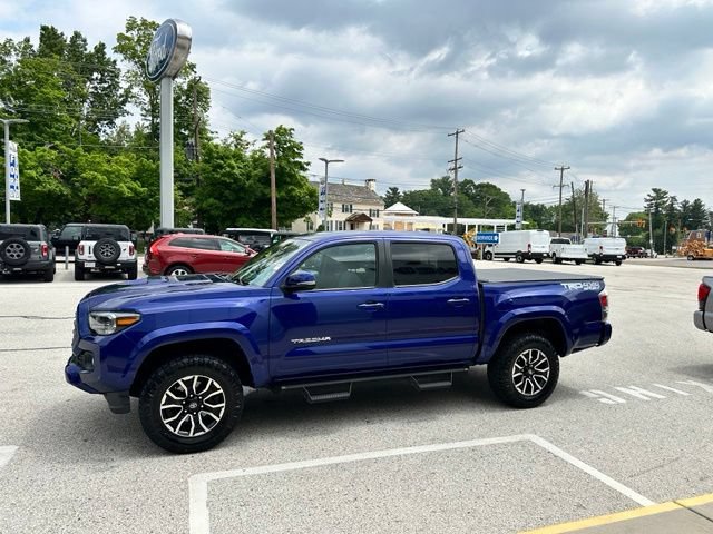 Used 2022 Toyota Tacoma TRD Sport AWD/4WD image 8