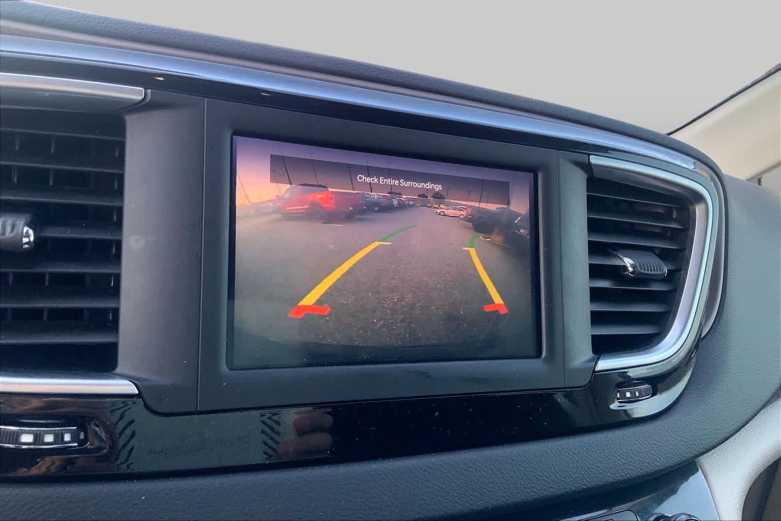 Used 2022 Chrysler Voyager LX FWD image 27