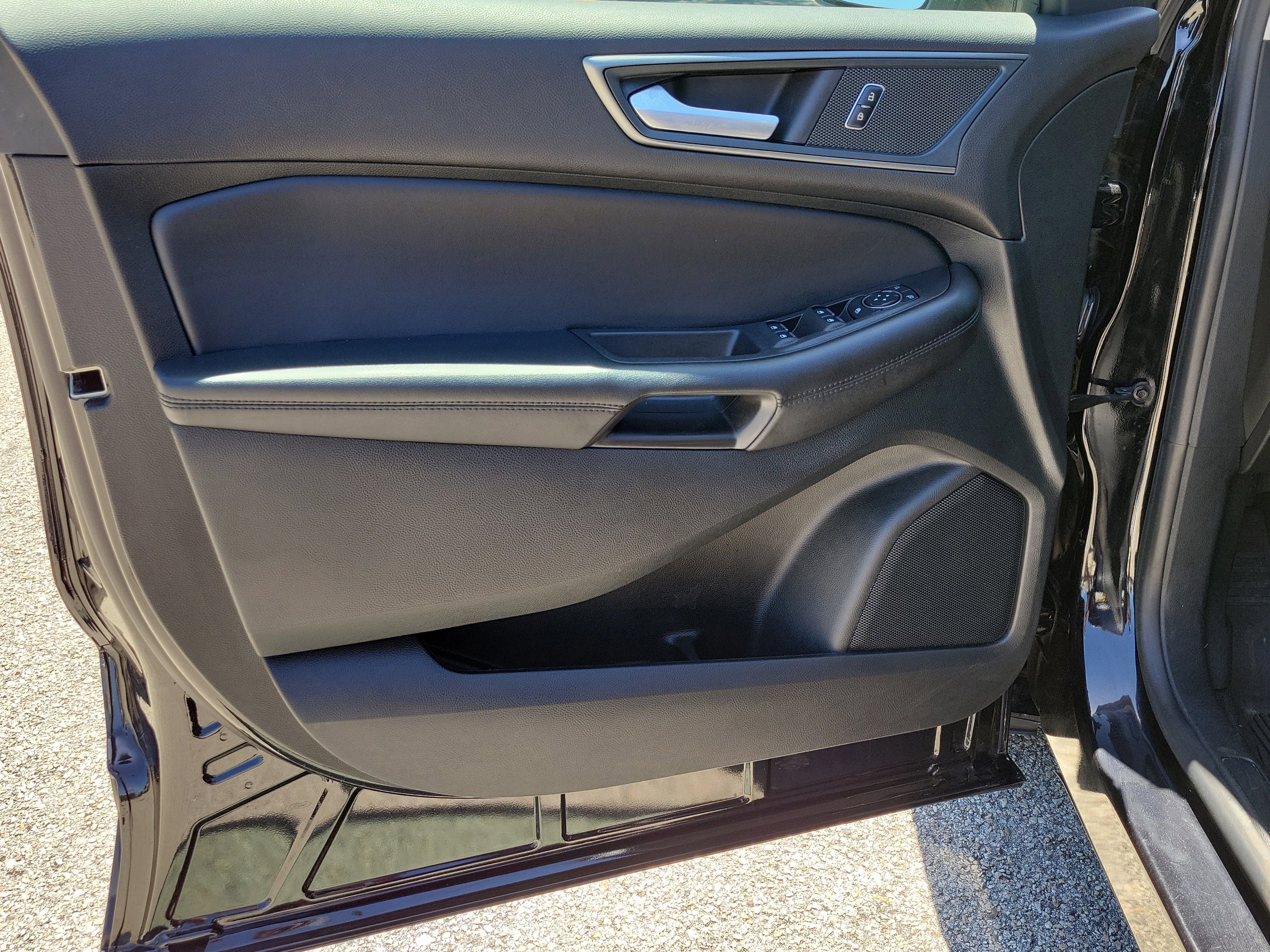 Certified 2024 Ford Edge SE image 18