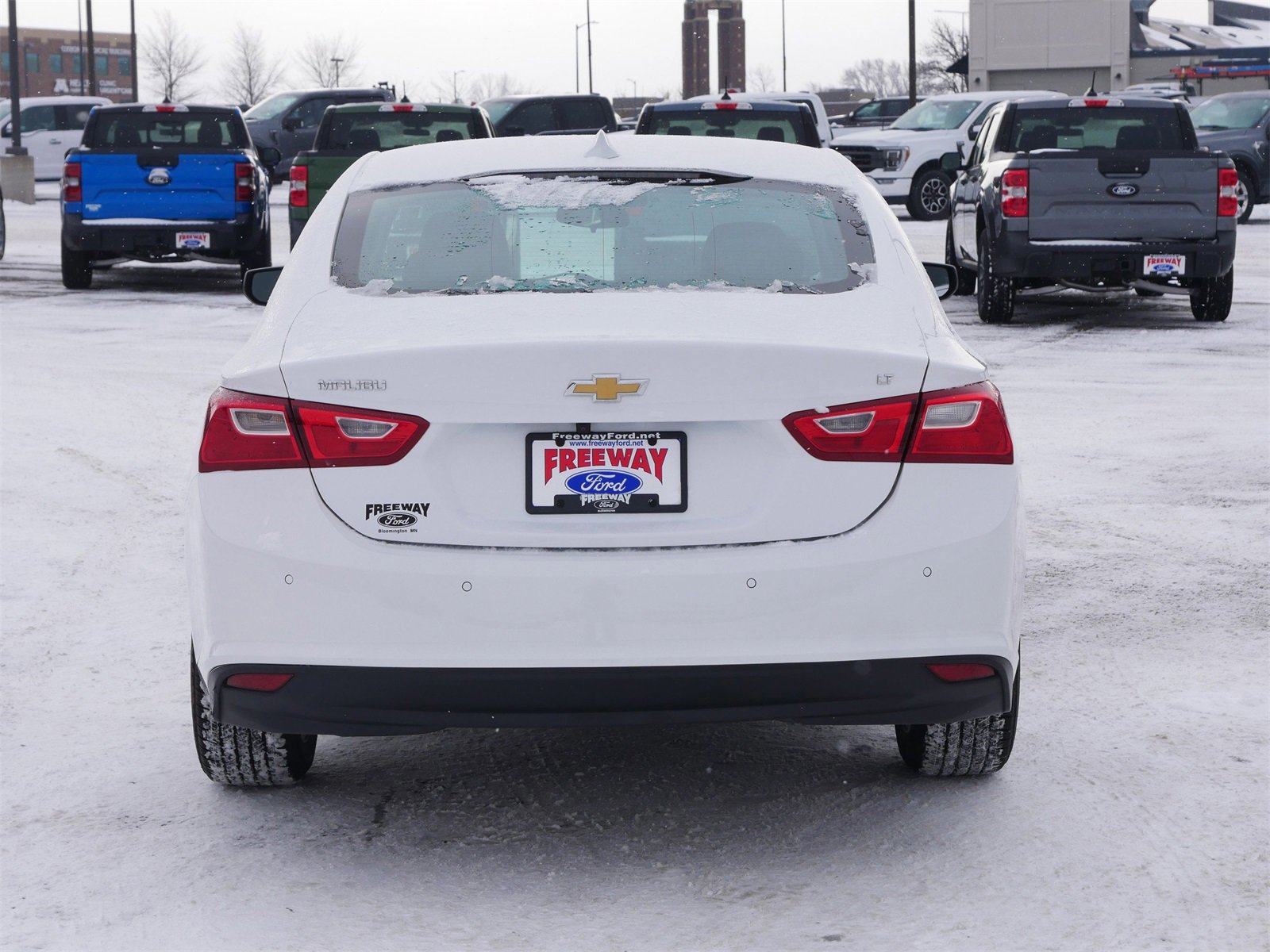 Used 2025 Chevrolet Malibu LT image 3