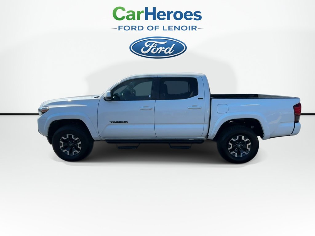 Used 2021 Toyota Tacoma SR5 RWD image 5