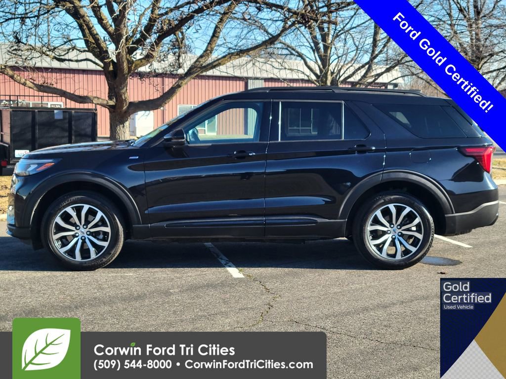 Certified 2025 Ford Explorer ST-Line AWD/4WD image 9