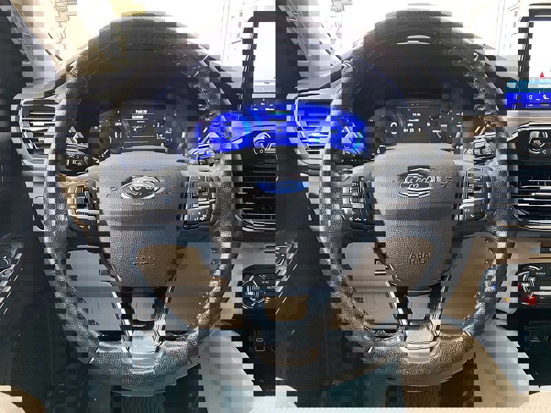 Certified 2020 Ford Escape Titanium w/ Titanium Premium Package 2.0 image 19