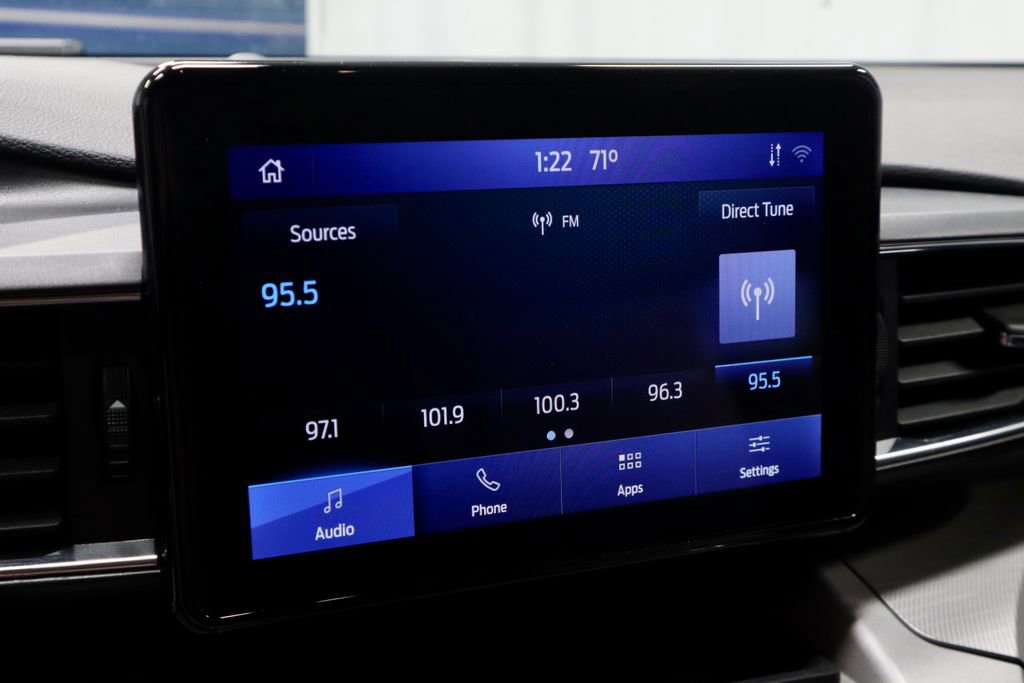 Certified 2023 Ford Explorer XLT w/ Equipment Group 202A AWD/4WD image 3