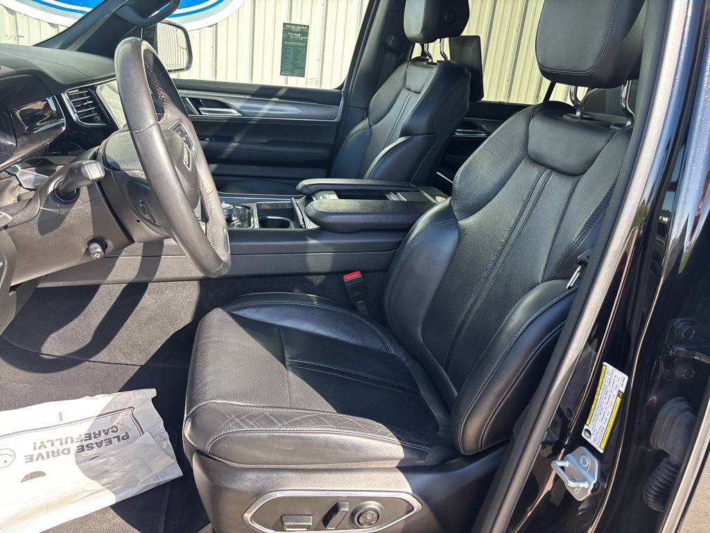 Used 2022 Jeep Wagoneer Series II AWD/4WD image 9