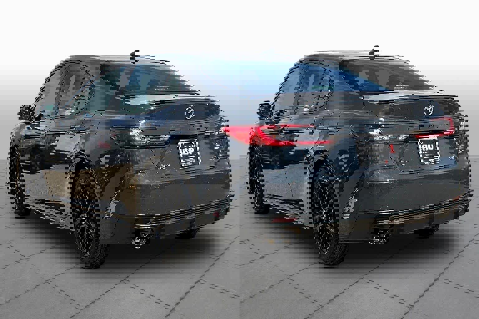 Used 2025 Toyota Camry SE video 2