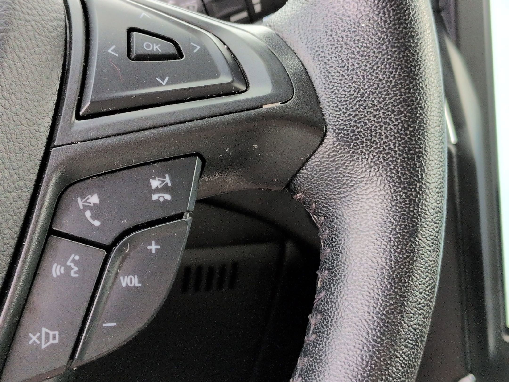 Certified 2022 Ford Edge Titanium image 17