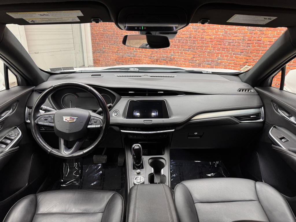 Used 2021 Cadillac XT4 Premium Luxury AWD/4WD image 13