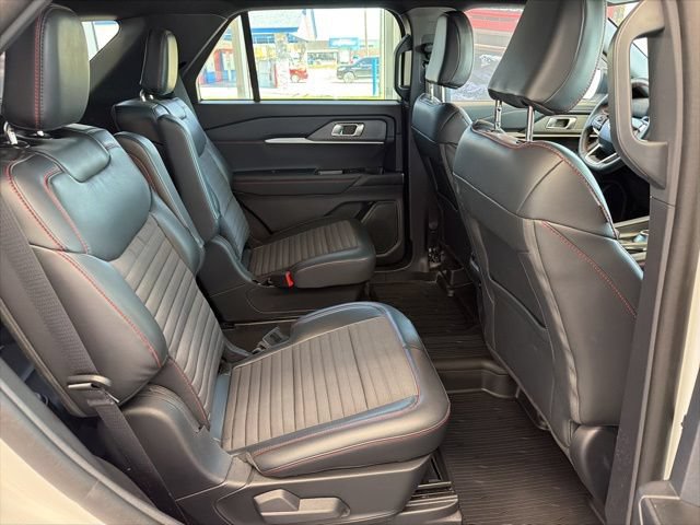 Certified 2025 Ford Explorer ST-Line AWD/4WD image 12