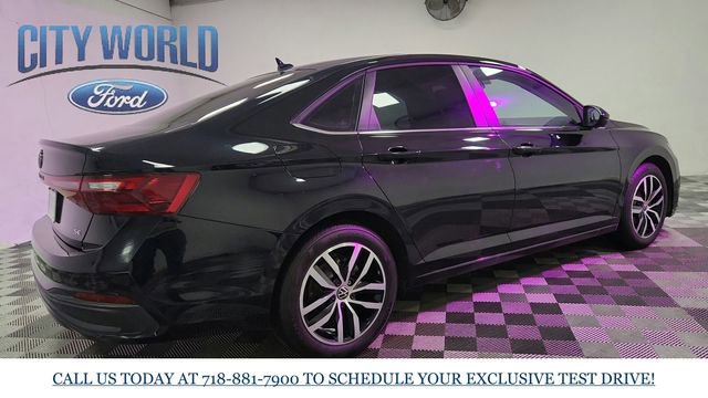 Used 2025 Volkswagen Jetta SE image 5