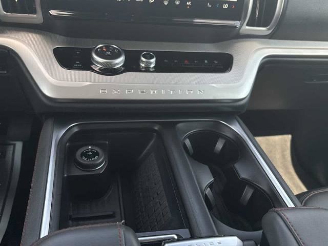 Certified 2025 Ford Expedition Active AWD/4WD image 19