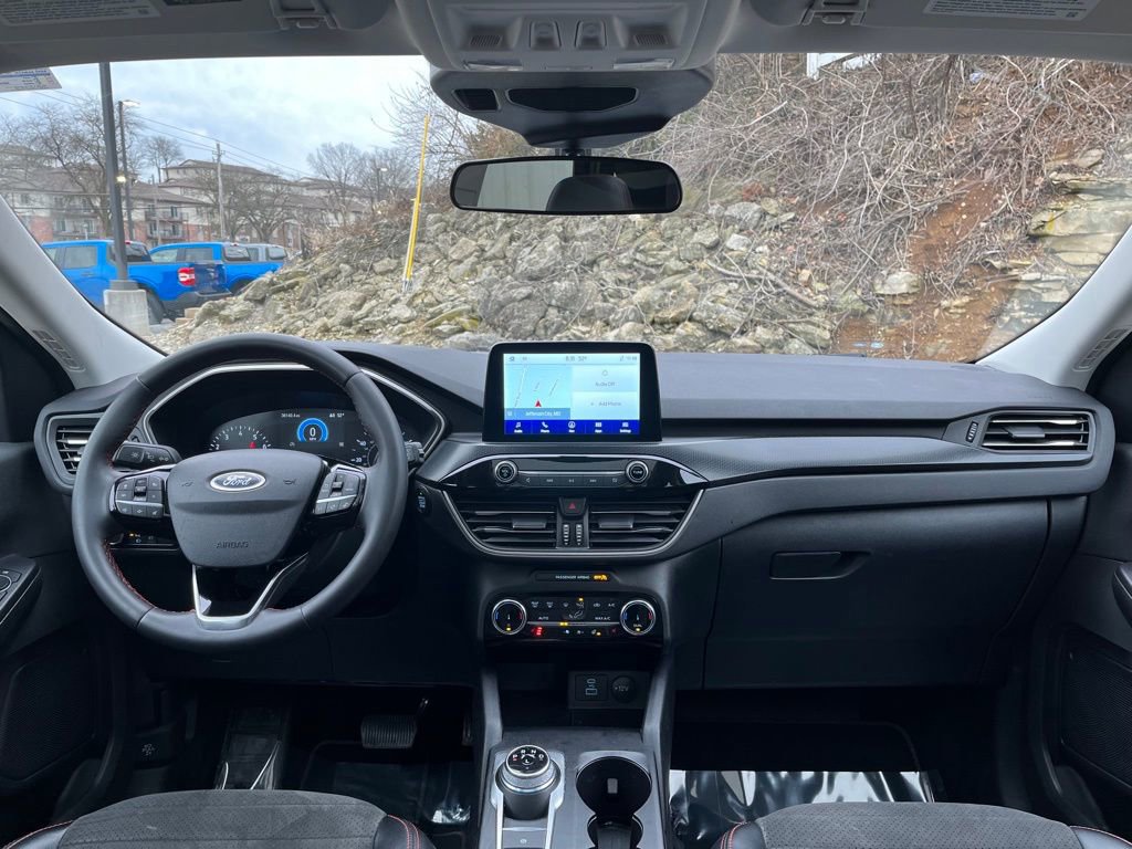 Certified 2022 Ford Escape SEL w/ SEL Stealth AWD Package image 12