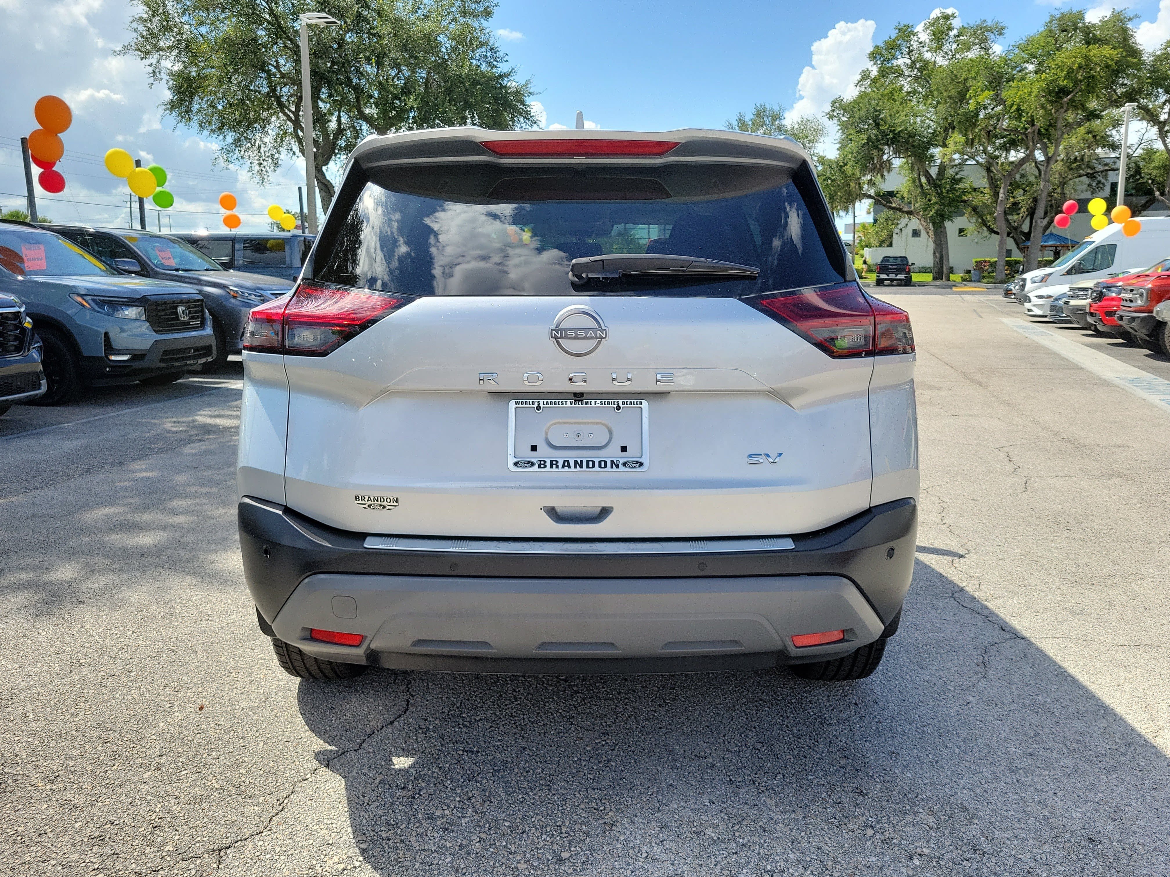 Used 2023 Nissan Rogue SV FWD image 8