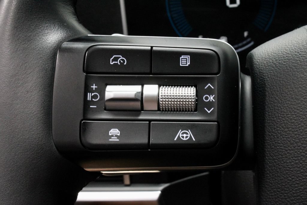 Used 2025 Hyundai Santa Fe SEL FWD image 27