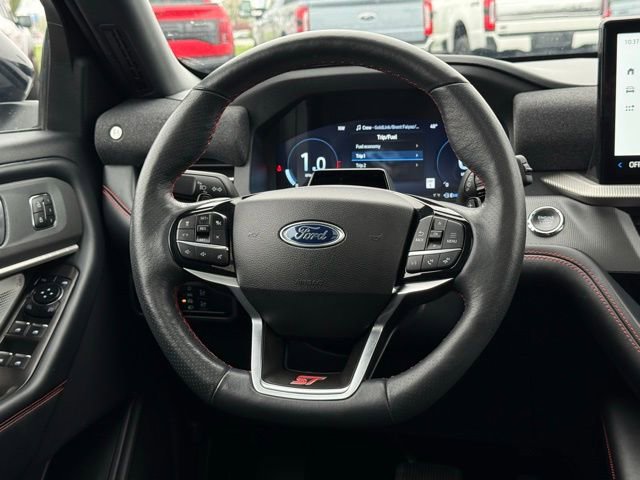 Certified 2025 Ford Explorer ST AWD/4WD image 9