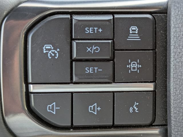 Certified 2025 Ford F350 Platinum w/ FX4 Off-Road Package AWD/4WD image 26