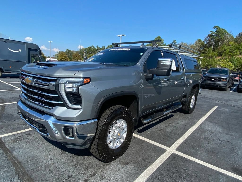 Used 2024 Chevrolet Silverado 2500 LTZ AWD/4WD image 3