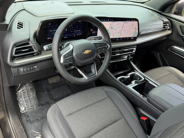 Used 2025 Chevrolet Traverse LT w/ Driver Confidence Package AWD/4WD image 19