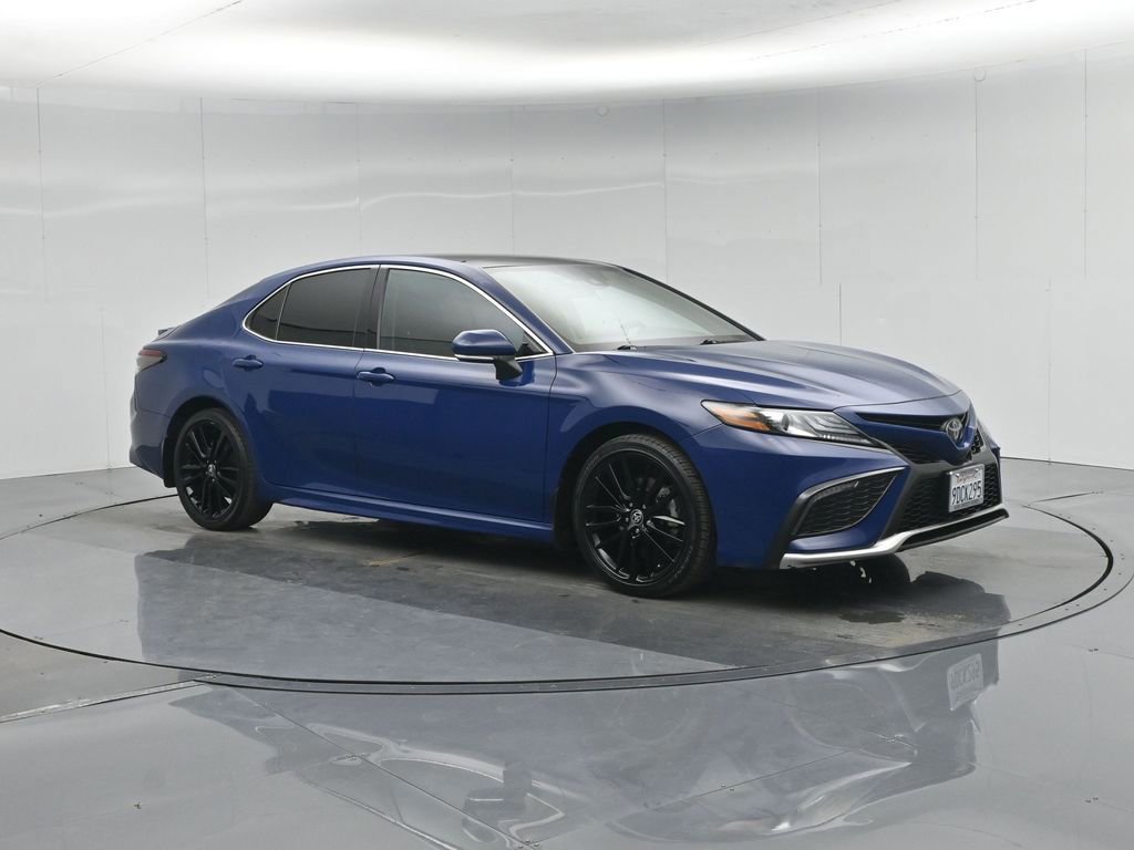 Used 2023 Toyota Camry XSE image 3
