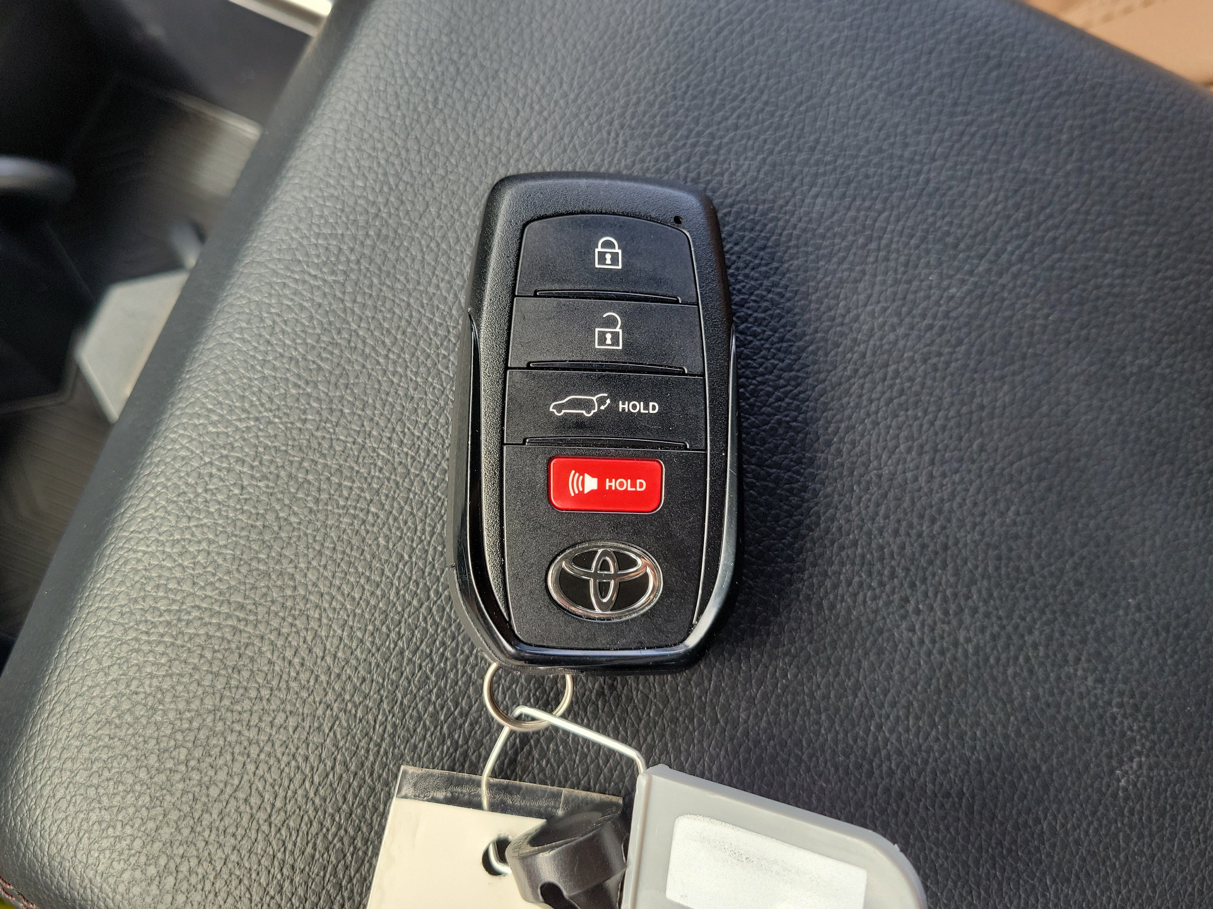 Used 2026 Toyota 4Runner Limited AWD/4WD image 29