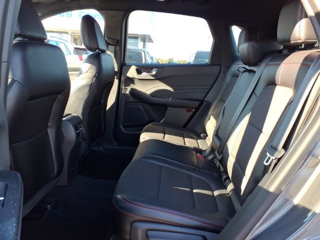 Certified 2024 Ford Escape ST-Line Elite AWD/4WD image 11