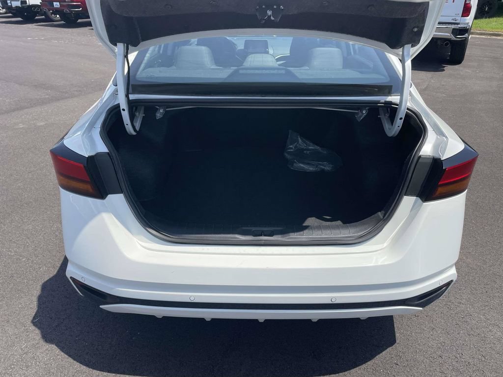 Used 2025 Nissan Altima 2.5 S FWD image 10