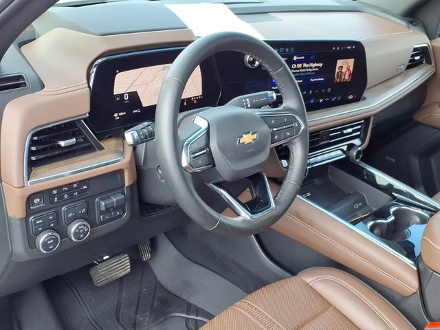 Used 2025 Chevrolet Suburban High Country AWD/4WD image 22