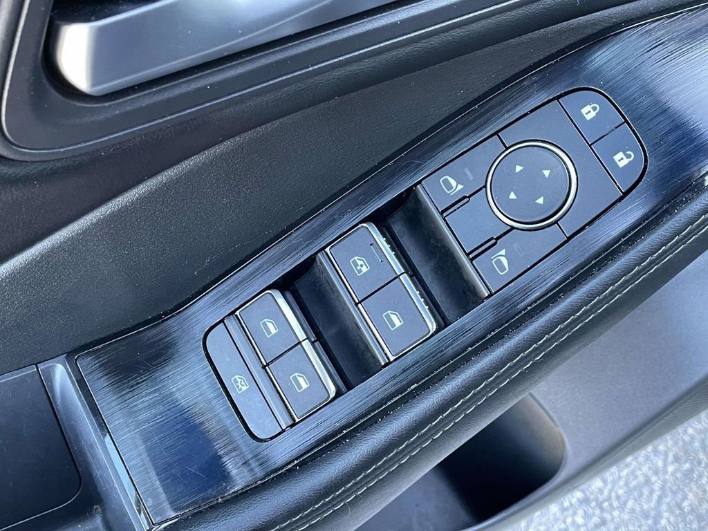 Used 2024 Nissan Rogue SL w/ SL Premium Package image 16