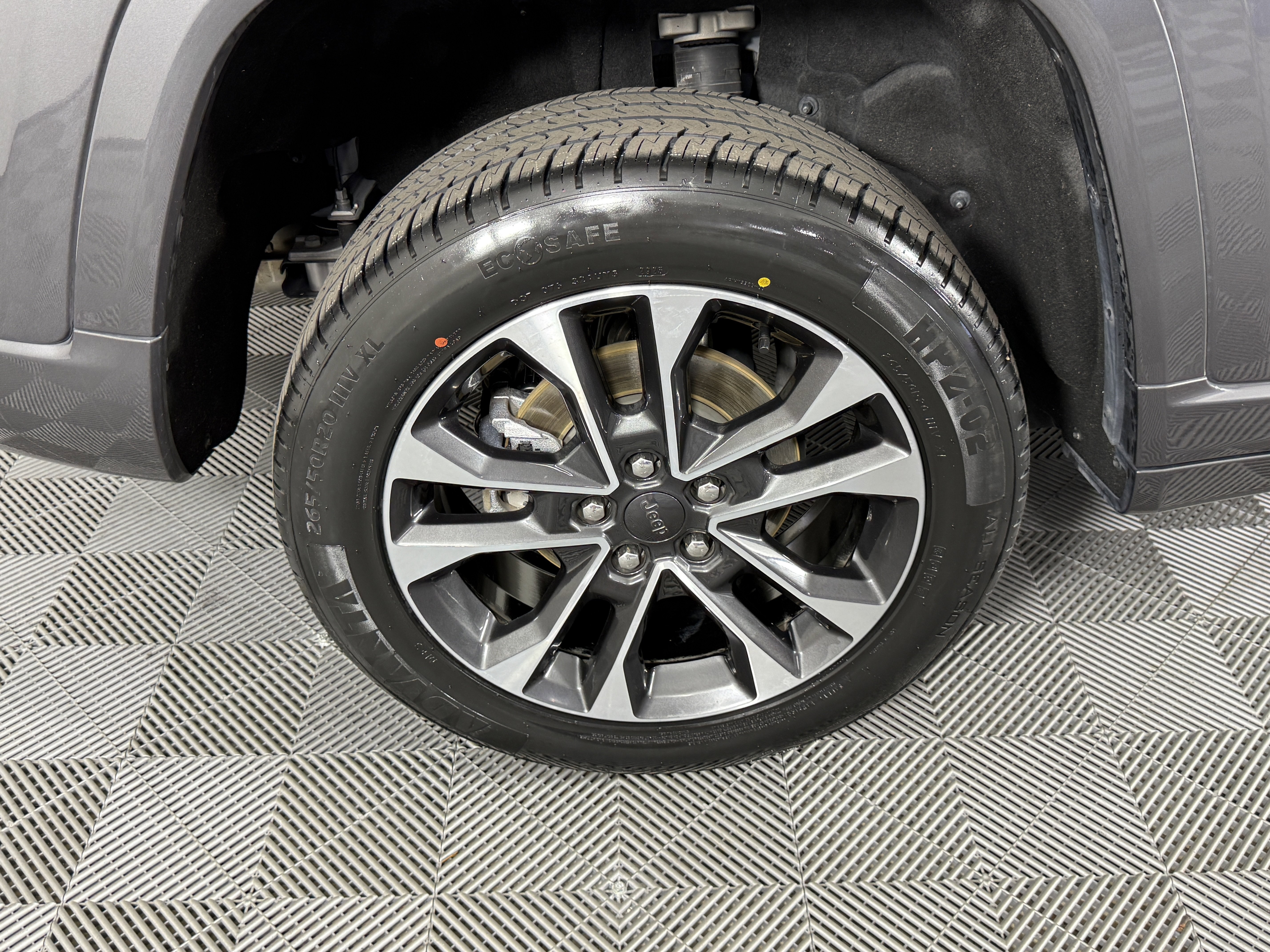 Used 2022 Jeep Grand Cherokee Overland w/ Adv Protech Group III image 31