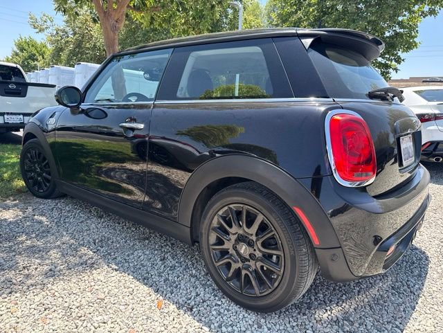 Used 2019 MINI Cooper S w/ Signature Upholstery Package FWD image 2