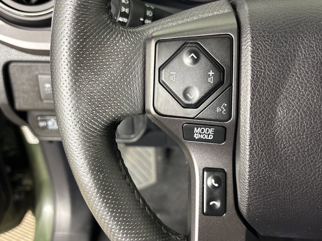 Used 2021 Toyota Tacoma TRD Sport w/ Technology Package AWD/4WD image 17
