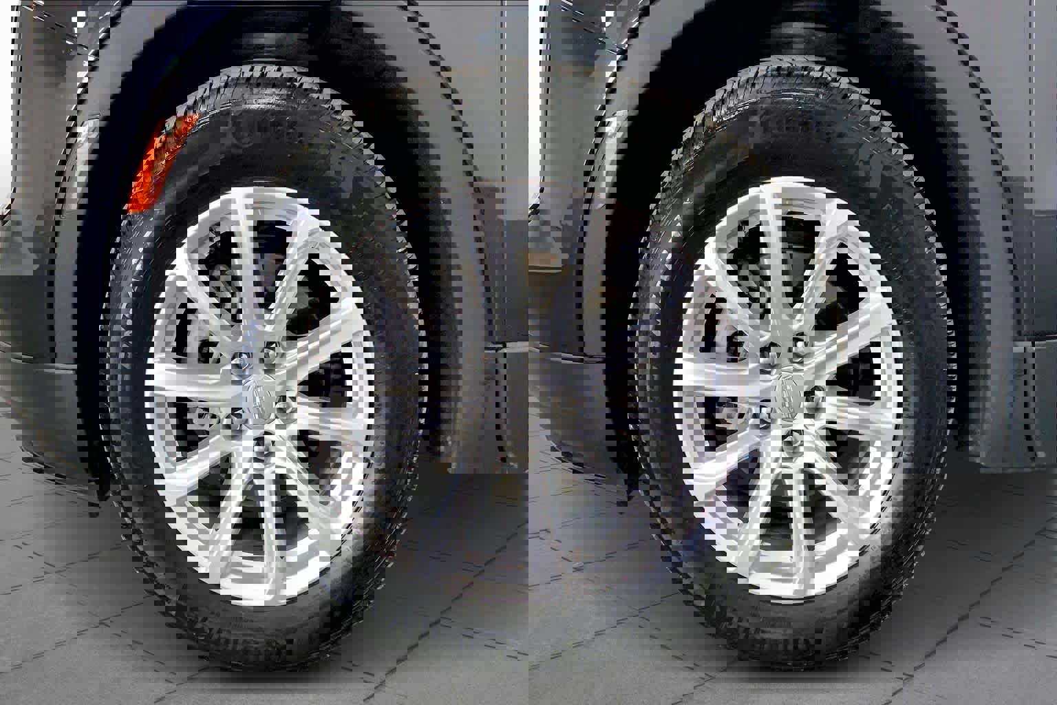 Used 2023 Cadillac XT4 Luxury w/ Cold Weather Package image 12