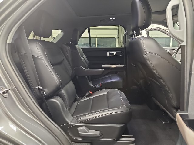 Certified 2023 Ford Explorer XLT w/ Equipment Group 202A RWD image 11