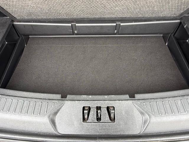 Certified 2024 Ford Explorer XLT RWD image 30