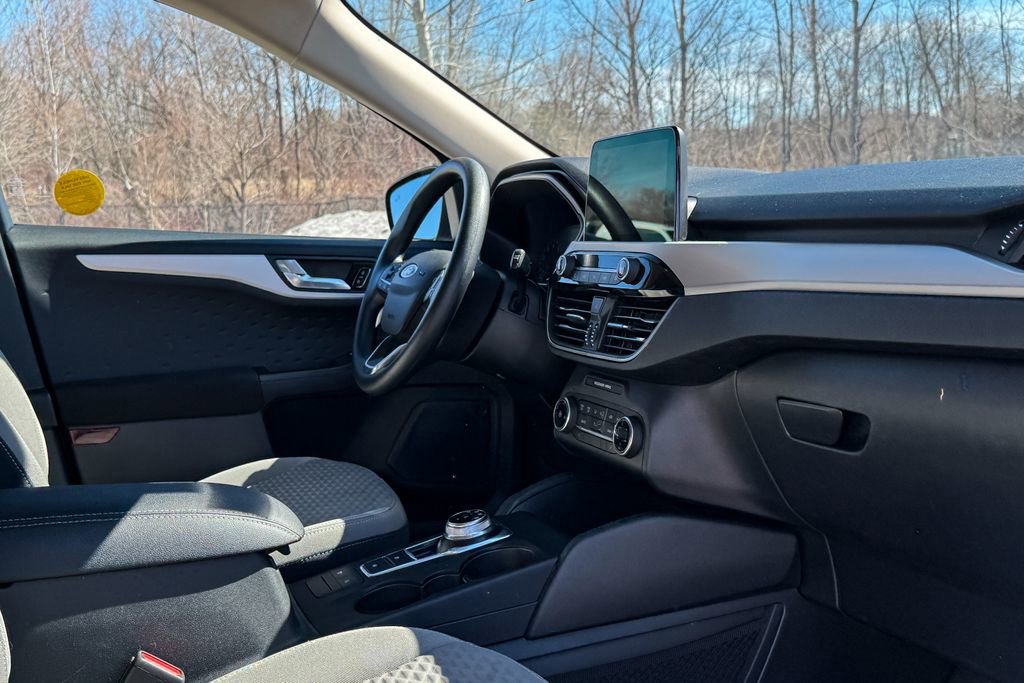 Certified 2020 Ford Escape SE image 12