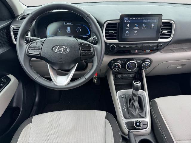 Used 2023 Hyundai Venue SEL FWD image 12