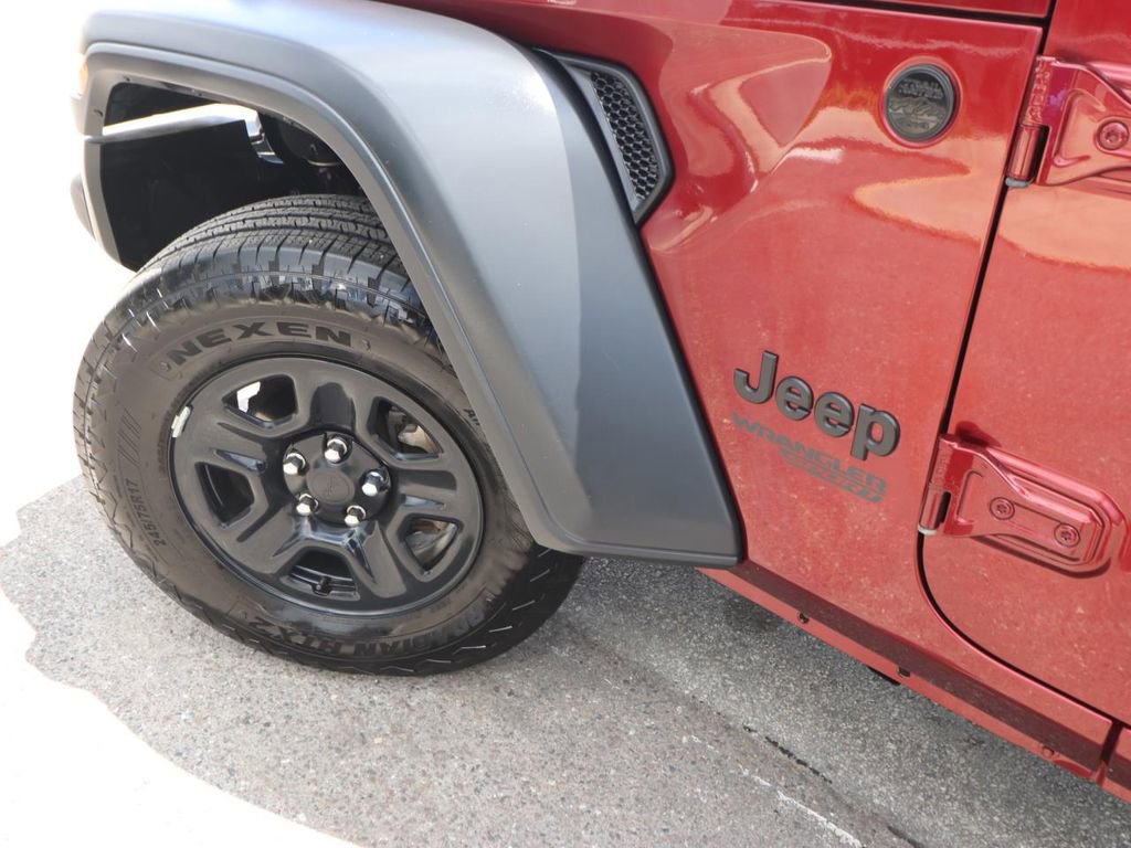 Used 2021 Jeep Wrangler Sport AWD/4WD image 3