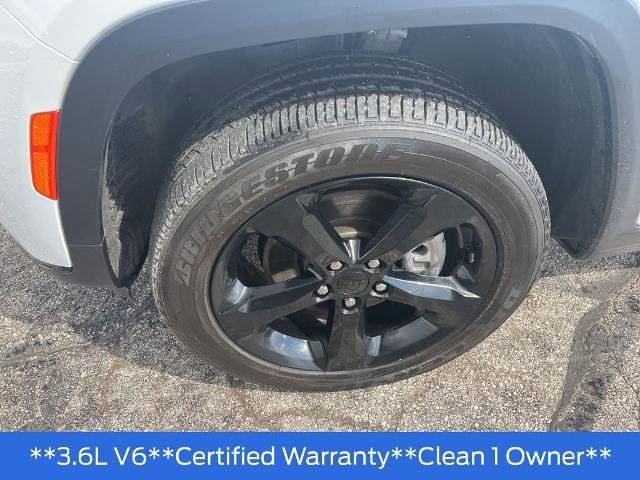 Used 2024 Jeep Grand Cherokee L Altitude AWD/4WD image 30