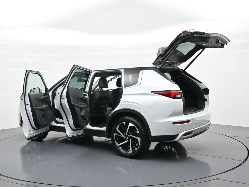 Used 2023 Mitsubishi Outlander SE AWD/4WD image 30
