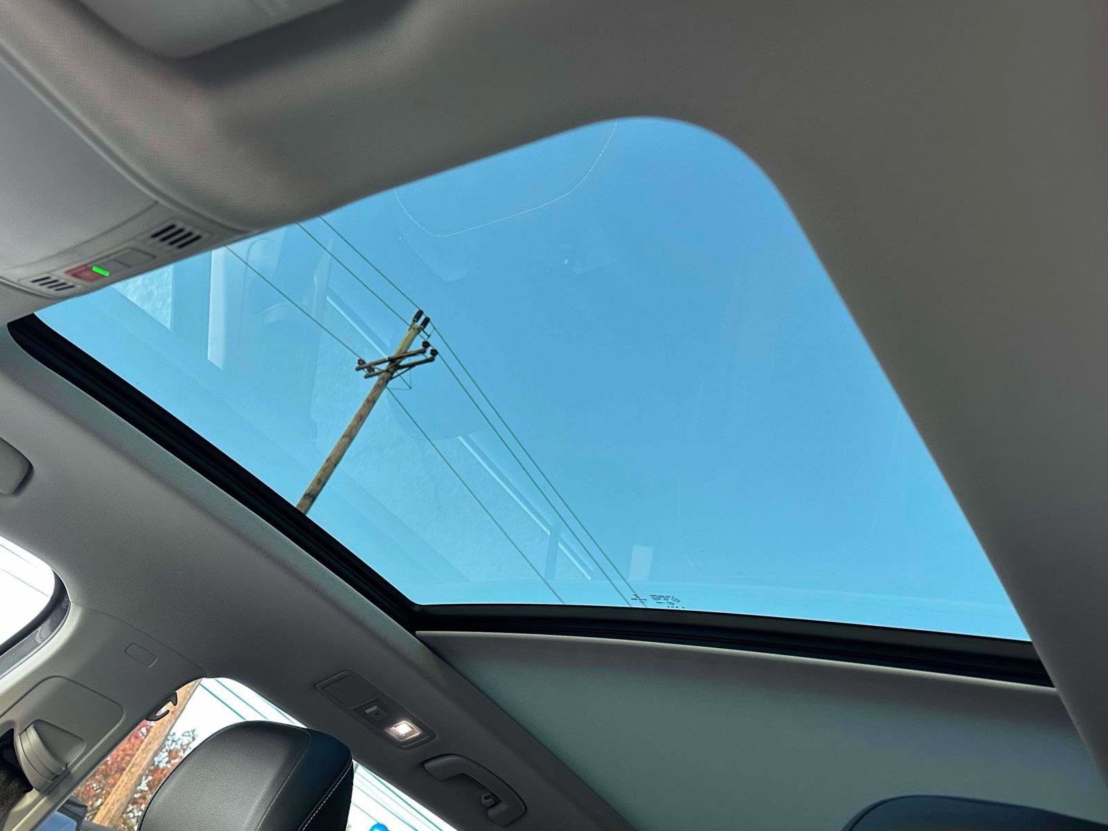 Used 2021 Volkswagen Tiguan SE w/ Panoramic Sunroof Package image 21