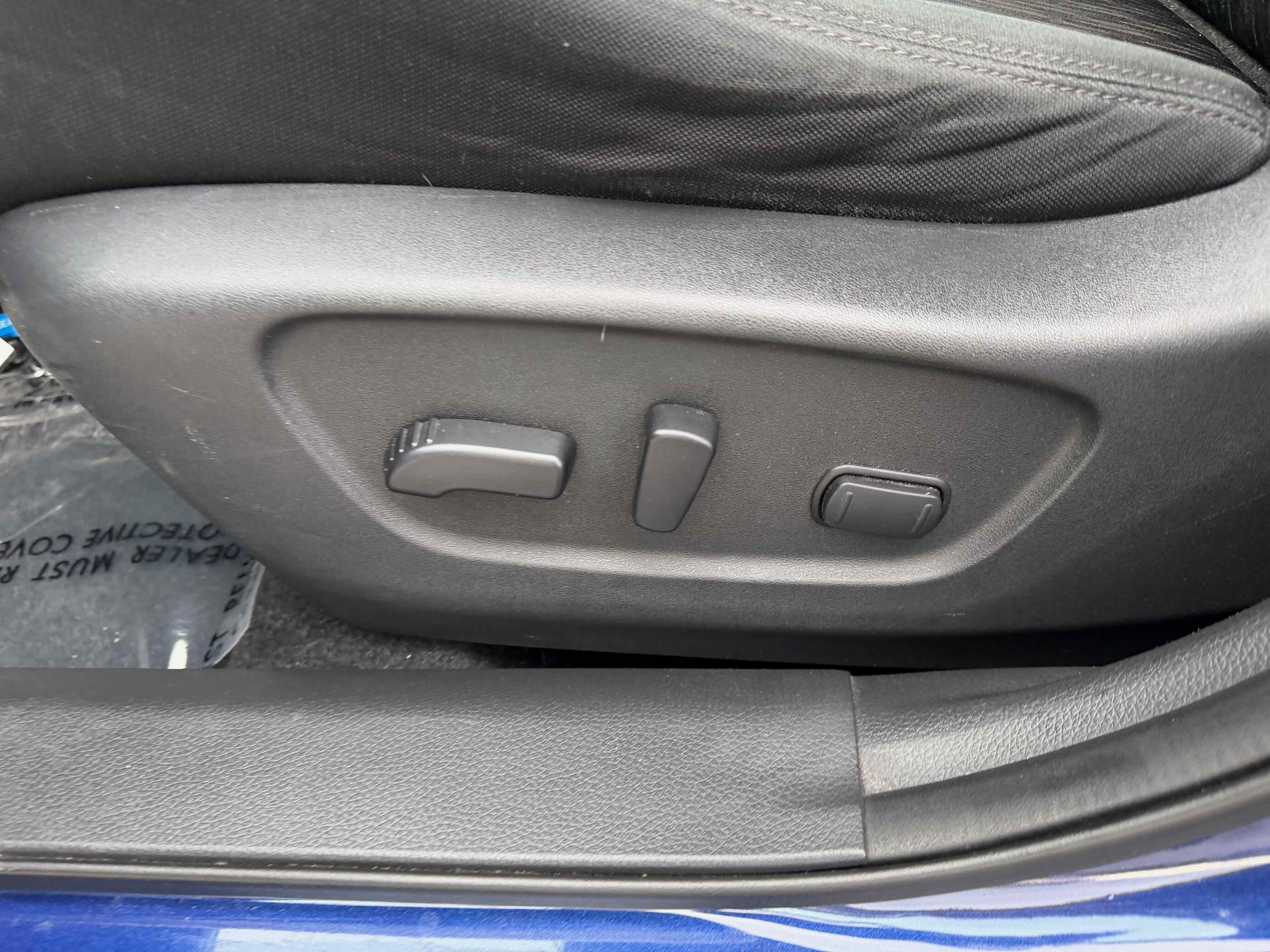 Used 2017 Nissan Rogue SV image 16