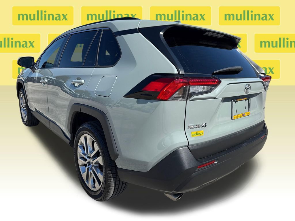 Used 2021 Toyota RAV4 XLE Premium image 10