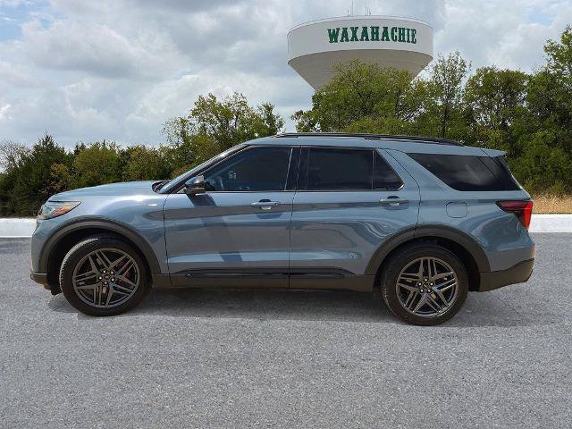 Certified 2025 Ford Explorer ST-Line w/ Premium Package RWD image 3
