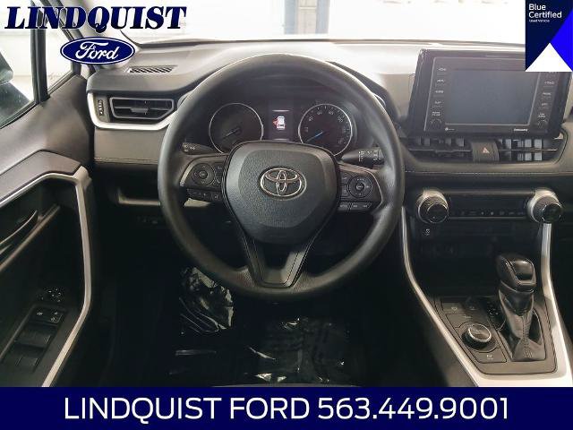 Used 2021 Toyota RAV4 LE AWD/4WD image 13