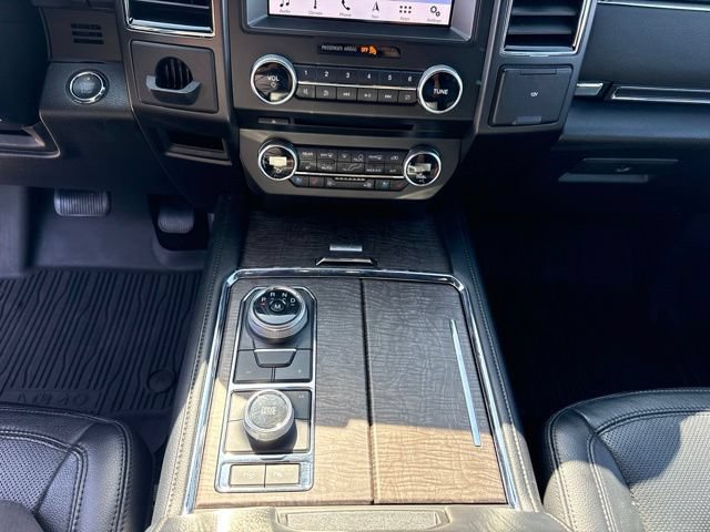 Certified 2018 Ford Expedition Limited w/ Equipment Group 301A AWD/4WD image 33