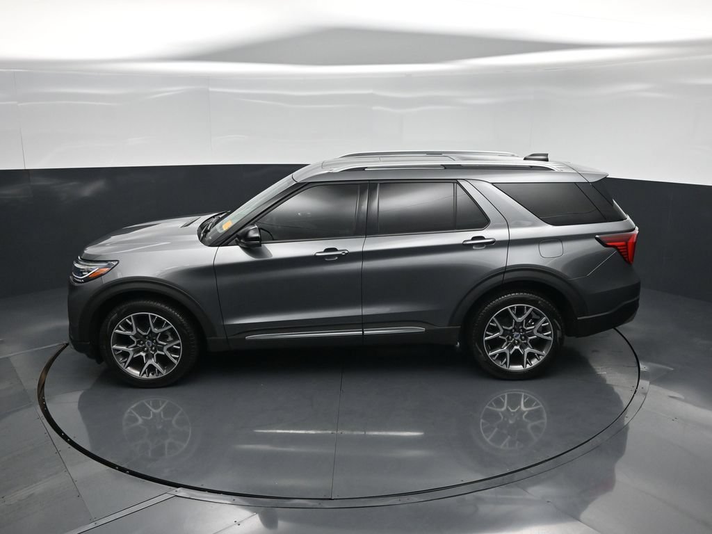 Certified 2025 Ford Explorer Platinum w/ Ultimate Package AWD/4WD image 43