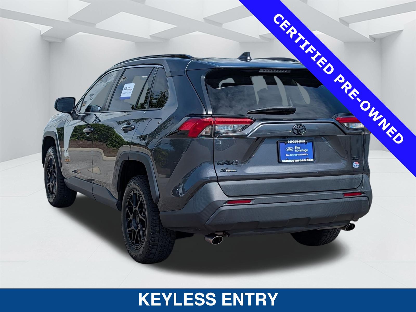 Used 2023 Toyota RAV4 XLE FWD image 7