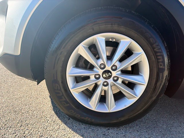 Used 2019 Kia Sorento AWD V6 image 14